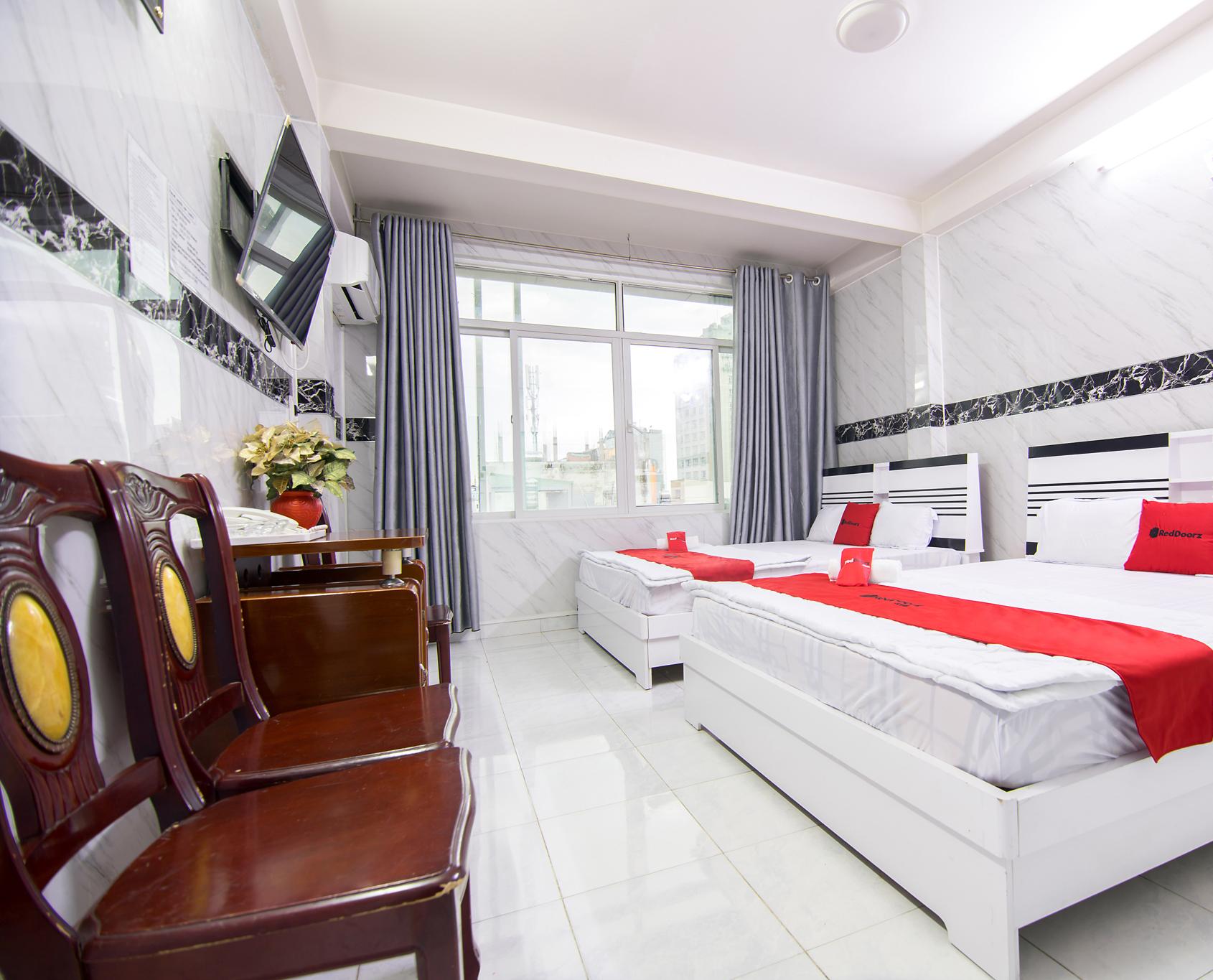 เรดดอร์ซ พลัส เนียร์ เบนทัญ มาร์เก็ต Hotel โฮจิมินห์ซิตี้ ภายนอก รูปภาพ