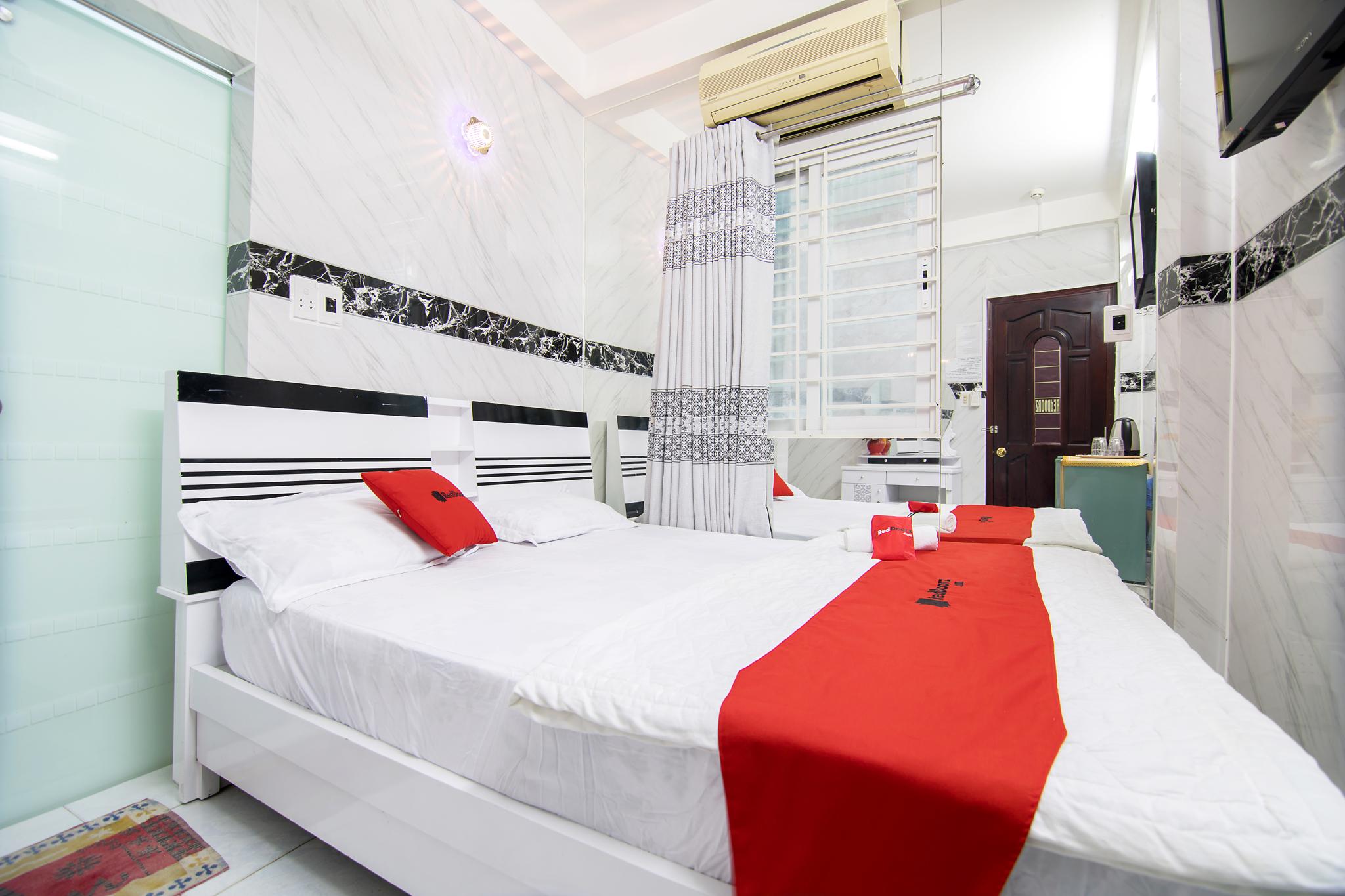 เรดดอร์ซ พลัส เนียร์ เบนทัญ มาร์เก็ต Hotel โฮจิมินห์ซิตี้ ภายนอก รูปภาพ