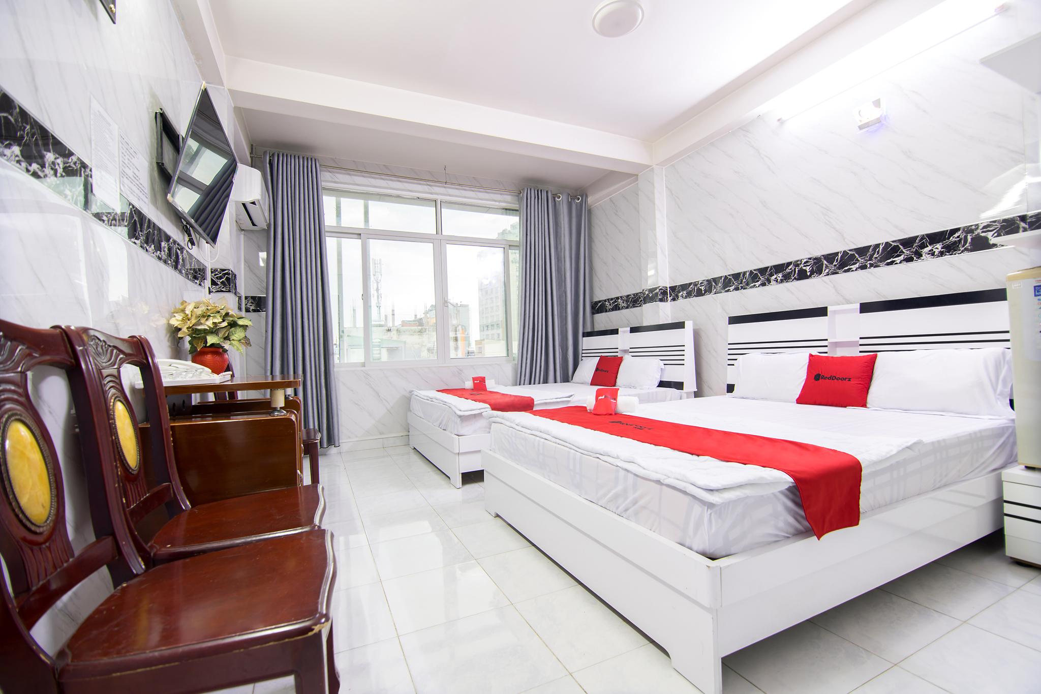 เรดดอร์ซ พลัส เนียร์ เบนทัญ มาร์เก็ต Hotel โฮจิมินห์ซิตี้ ภายนอก รูปภาพ